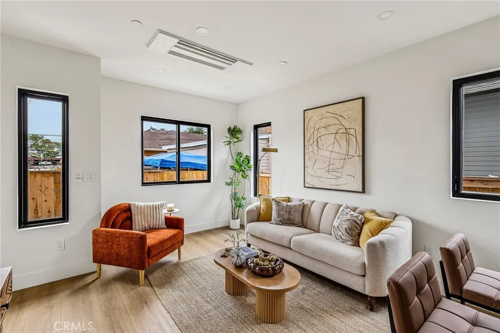 https://cdn.realtyfeed.com/cdn/127/307087055/5242fc050f10aa500994a15627ba693d.webp
