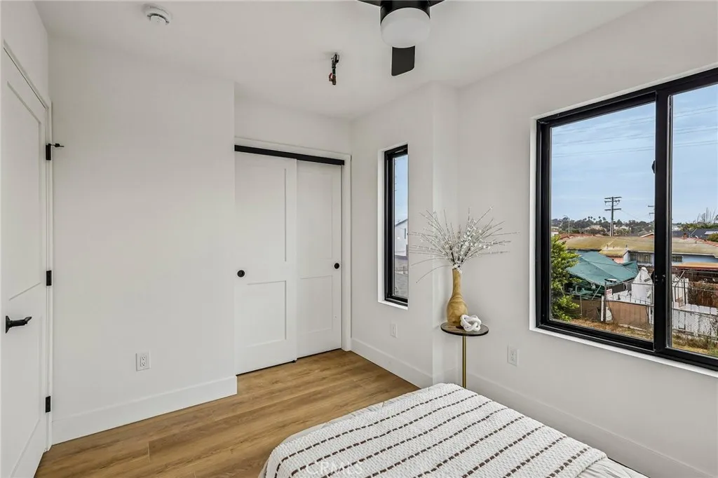 https://cdn.realtyfeed.com/cdn/127/307087055/88a04500f441623a7880efa30ed6a1bc.webp