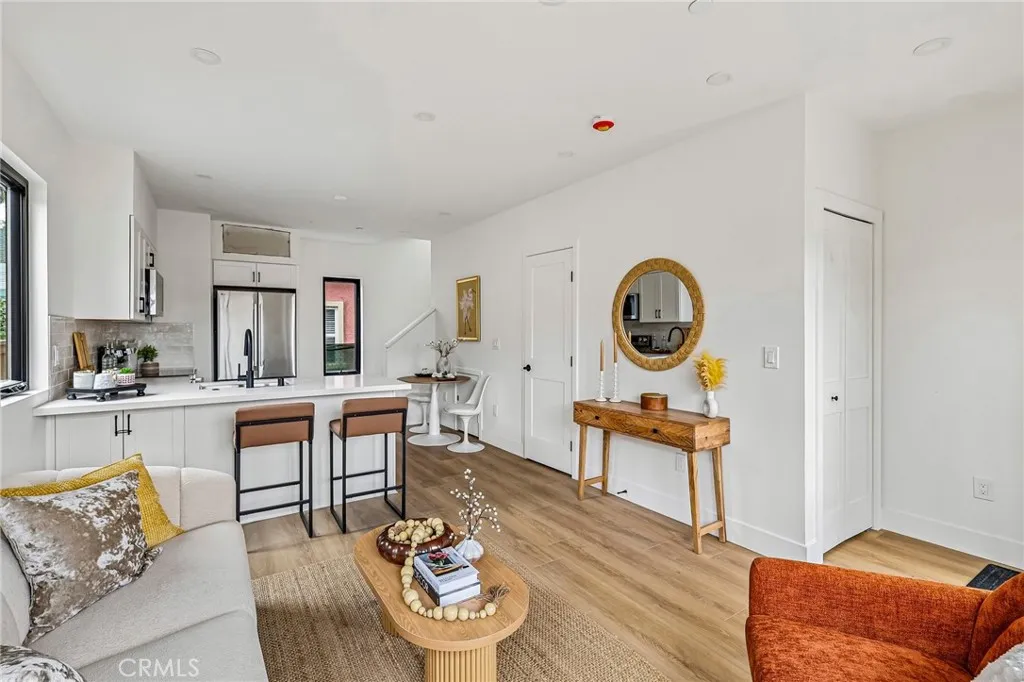 https://cdn.realtyfeed.com/cdn/127/307087055/a2b12616e0aee83d84637be4d8f09039.webp