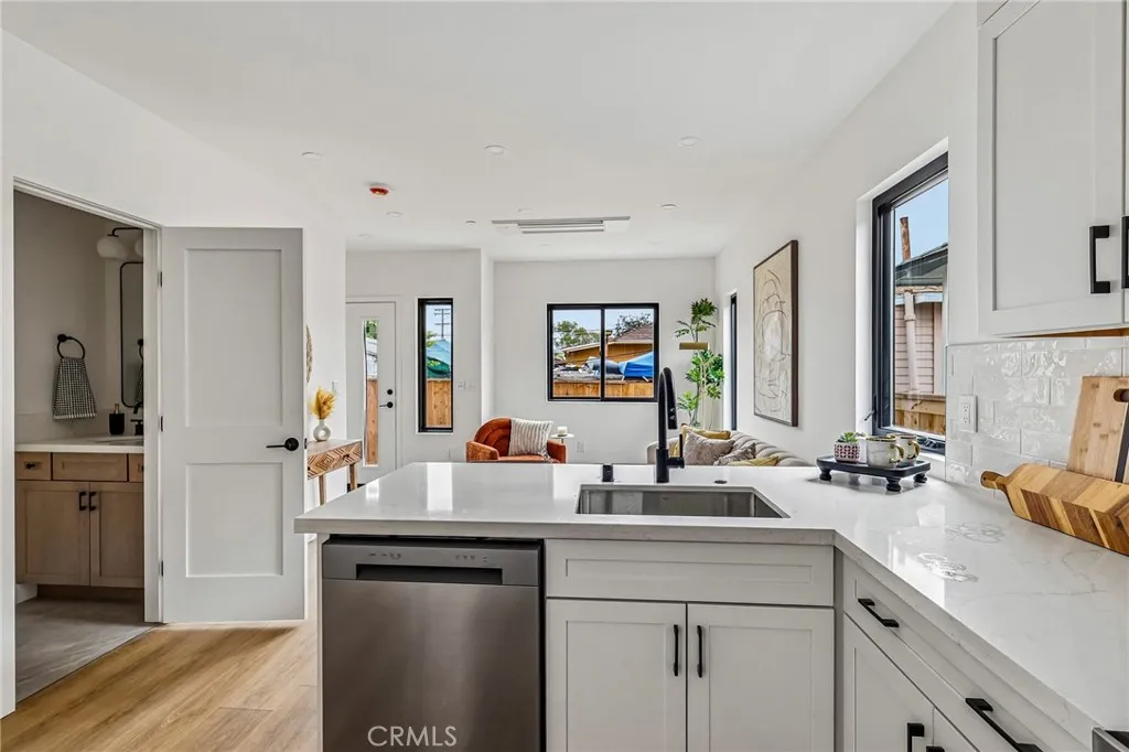 https://cdn.realtyfeed.com/cdn/127/307087055/f25bd87b9a472a0f00f530160013e7c1.webp