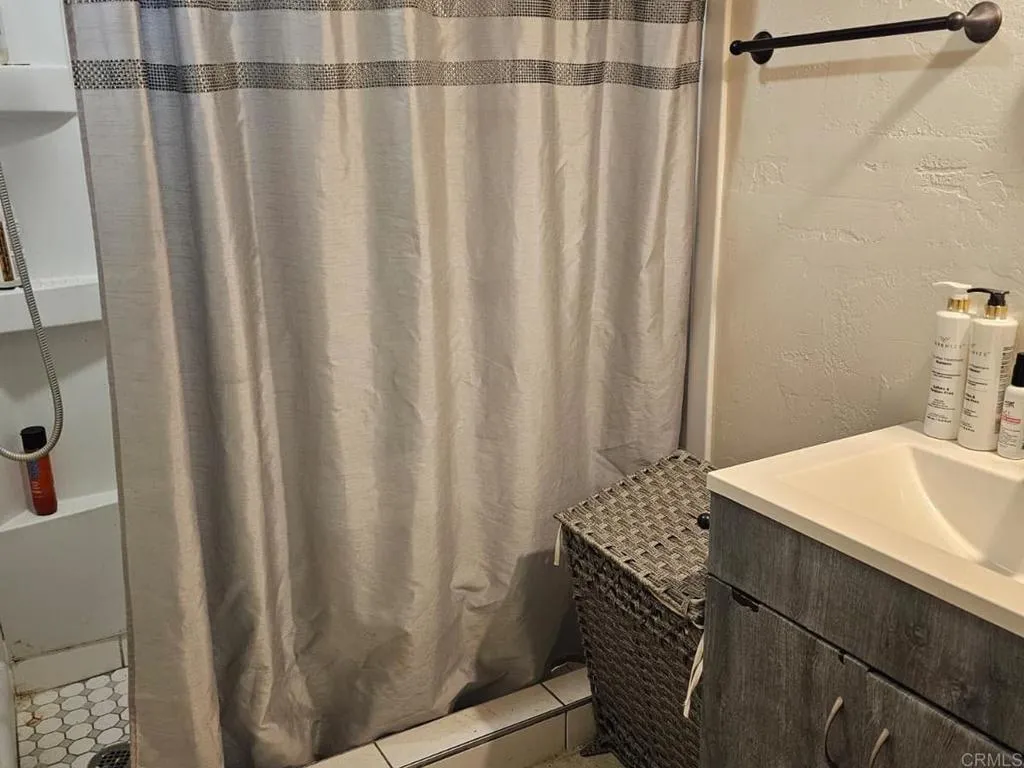 https://cdn.realtyfeed.com/cdn/127/307087100/3b049184ef719f48ffd9c72cf98e9f9a.webp