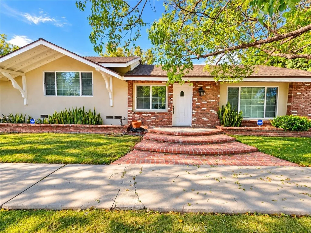 Sherwood Forest, CA 91325