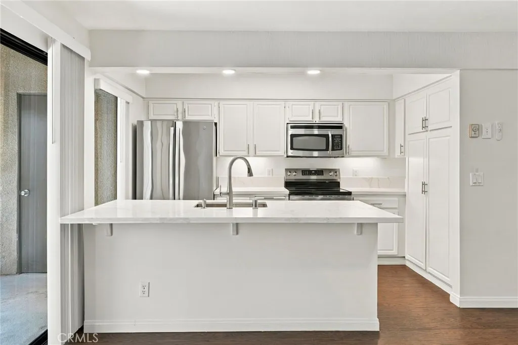 https://cdn.realtyfeed.com/cdn/127/307087311/c18762442aa9267bb802745b17facd28.webp