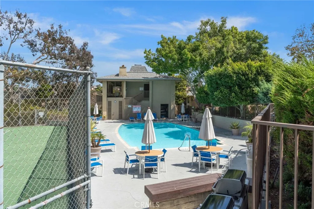 https://cdn.realtyfeed.com/cdn/127/307087311/ddaa9c0f8bc6f3c3d1df3b6877ea64d2.webp
