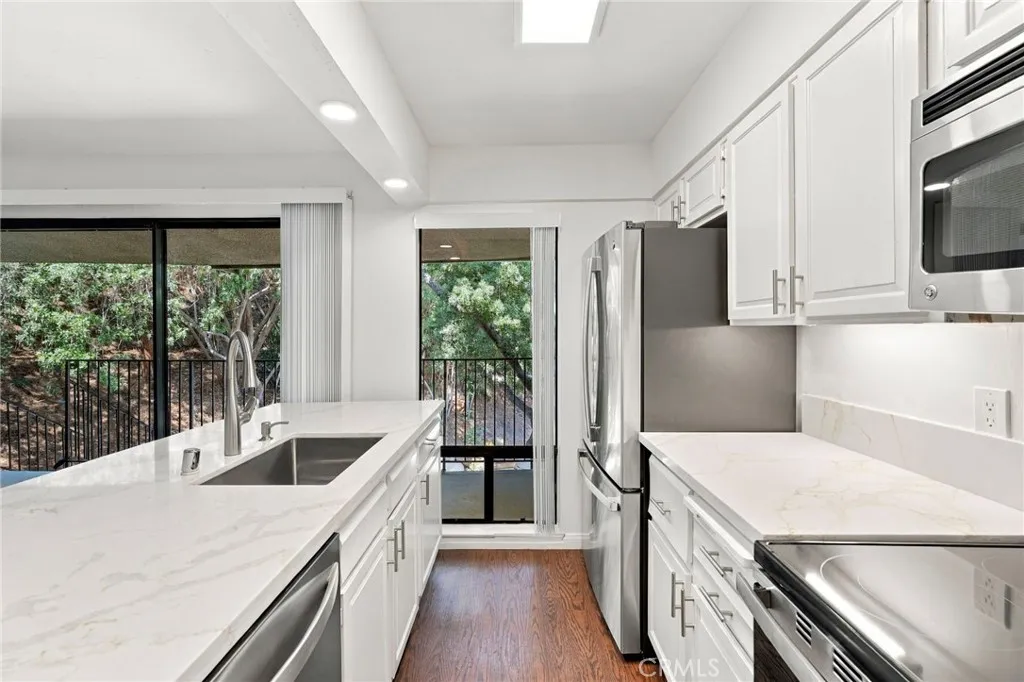 https://cdn.realtyfeed.com/cdn/127/307087311/ebf9fd3f055c3c46527068bcbd8ebd07.webp