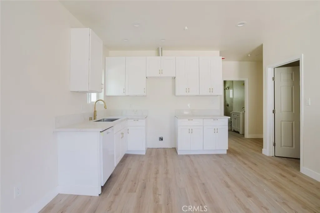 Woodland Hills, CA 91367