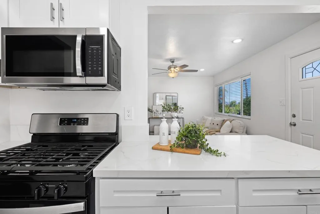 https://cdn.realtyfeed.com/cdn/127/307087471/f56711c46c5106f66a6eb7163e48804e.webp