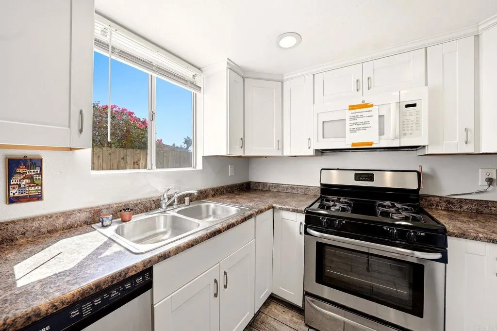 https://cdn.realtyfeed.com/cdn/127/307087503/df46148f67873f3020caab201873dc36.webp