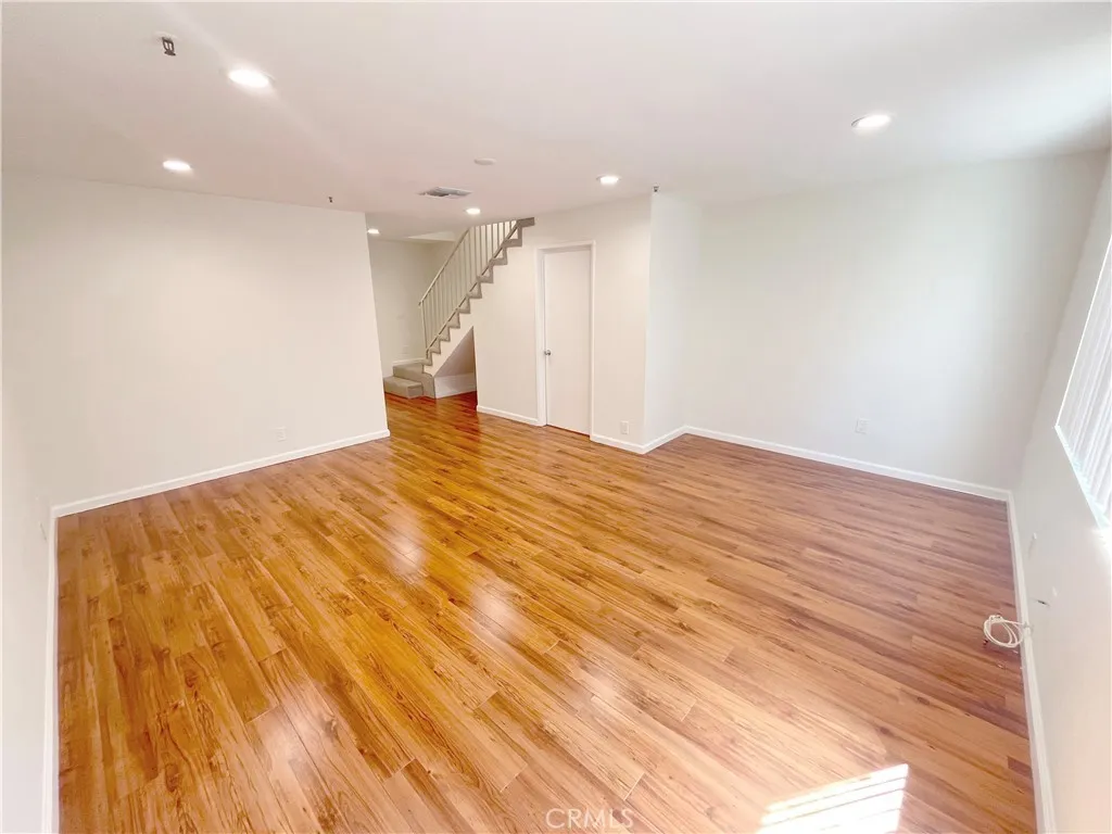 Tujunga, CA 91042