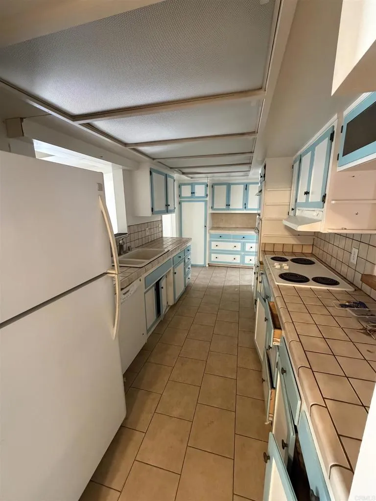 https://cdn.realtyfeed.com/cdn/127/307087564/2c6a57d4a7c24af4f83f1f4f1a0bcd04.webp