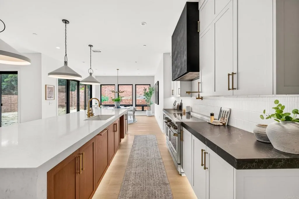 https://cdn.realtyfeed.com/cdn/127/307087583/4ac7bf1f75f08776705aaa0e5b423d9e.webp