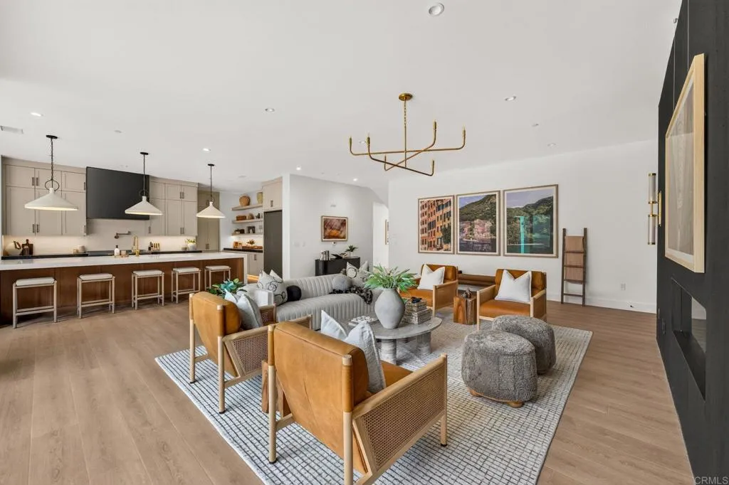 https://cdn.realtyfeed.com/cdn/127/307087583/8221169bc53891e6774456dc235150dd.webp