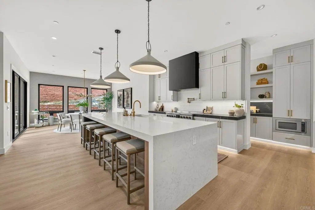 https://cdn.realtyfeed.com/cdn/127/307087583/9f70efda01ccedda3012c988125282c3.webp
