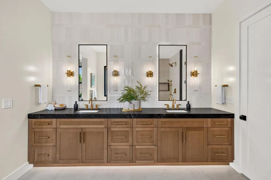 https://cdn.realtyfeed.com/cdn/127/307087583/a2a21580041d4d1b698cd98709b9a1af.webp
