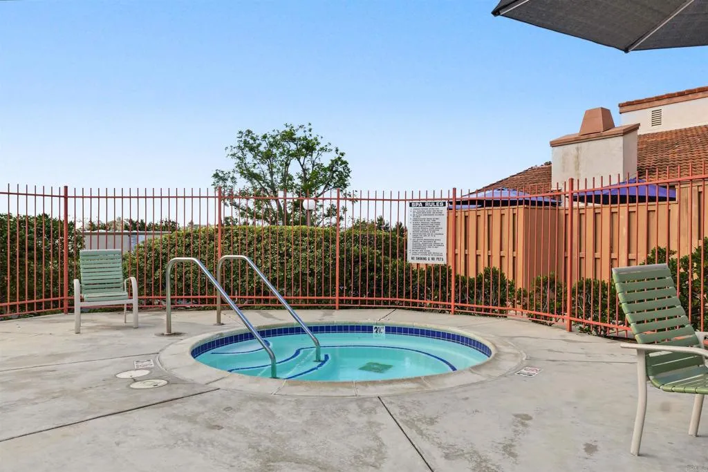https://cdn.realtyfeed.com/cdn/127/307087585/4aa220df0815f1d5a78cc1fed6321879.webp