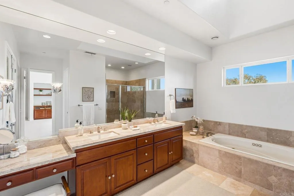 https://cdn.realtyfeed.com/cdn/127/307087616/a9684efb6374d85ec954bc0e51ae0c6d.webp