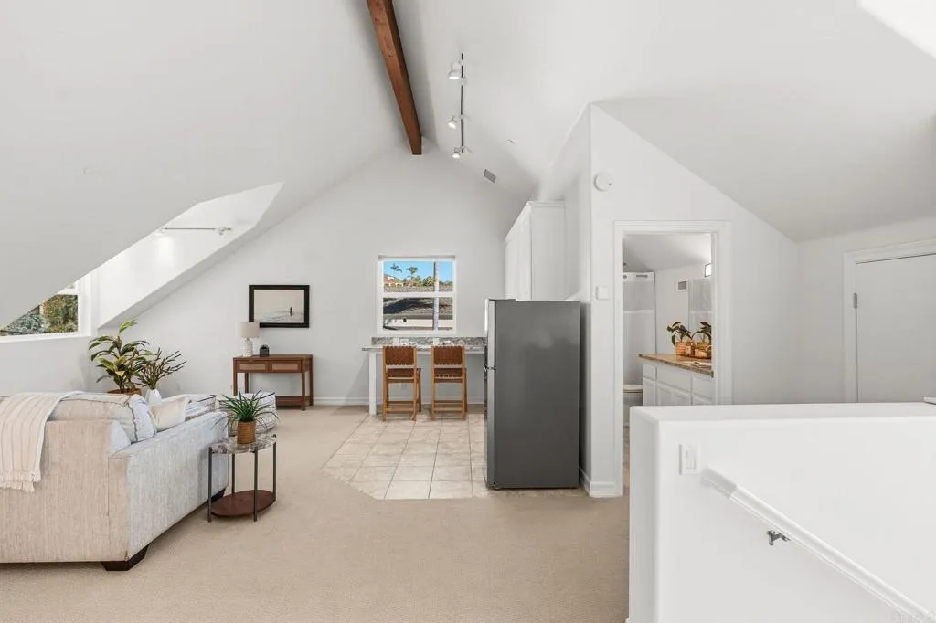 https://cdn.realtyfeed.com/cdn/127/307087616/d48bede9ca8550e240e1b5a7ba9adf75.webp