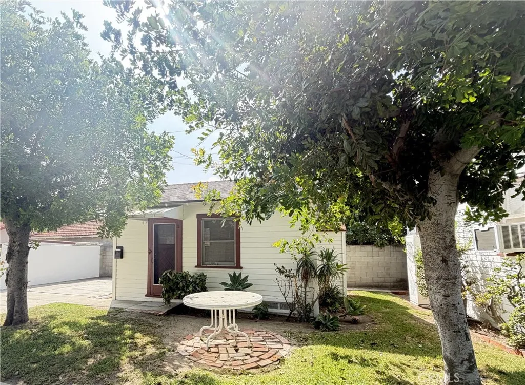 3817 Ivar Avenue