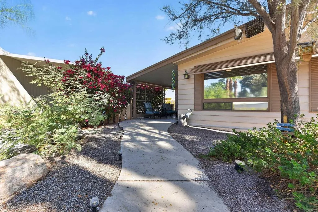 https://cdn.realtyfeed.com/cdn/127/307087826/15cf13178e00937cf96e0bf96b827851.webp