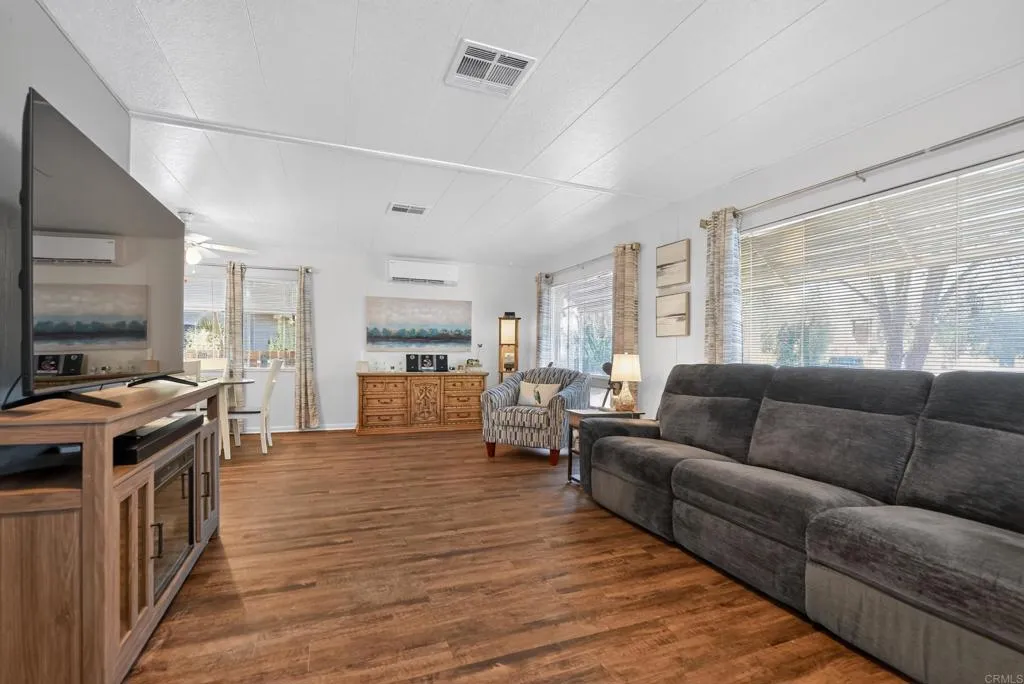 https://cdn.realtyfeed.com/cdn/127/307087826/8d01d0a7c2dd2ec4def379890b713d3a.webp