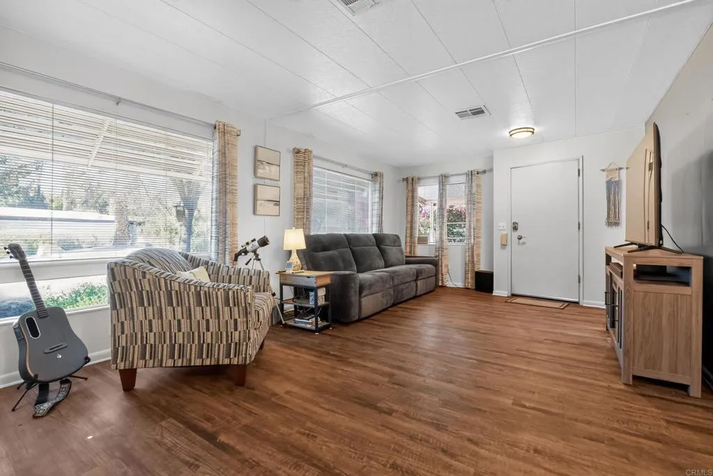 https://cdn.realtyfeed.com/cdn/127/307087826/c4d57816d7fb5f312b57a4d7b4c22b67.webp