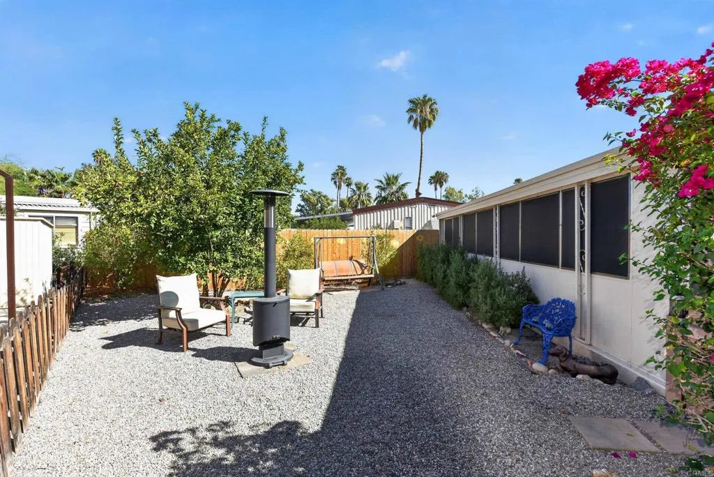 https://cdn.realtyfeed.com/cdn/127/307087826/ecdb985a15d75cd293ae0117ce129436.webp