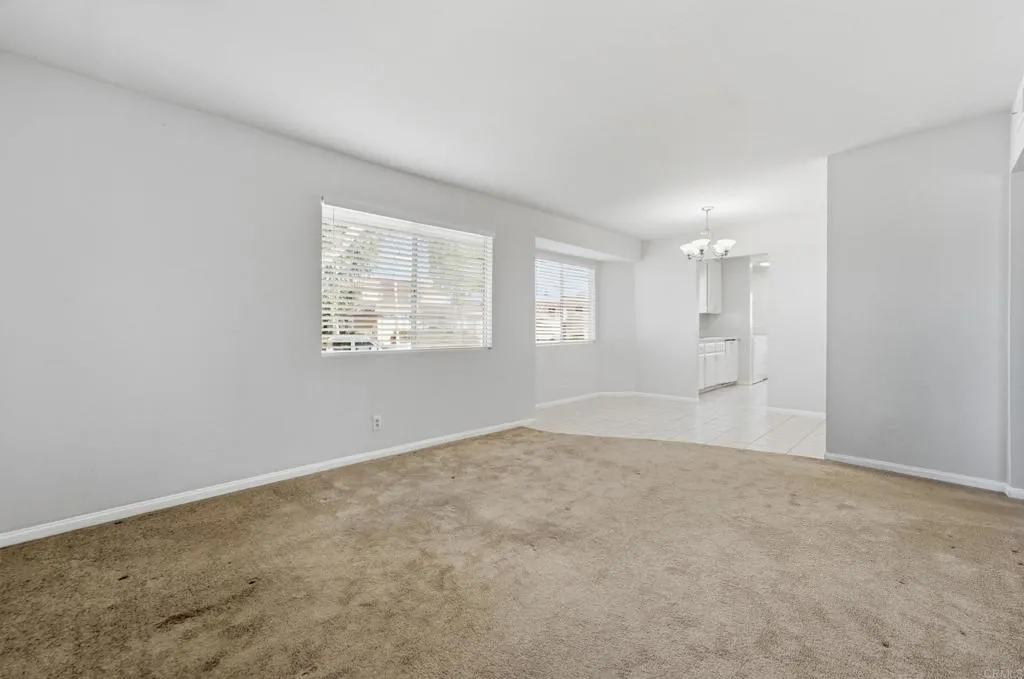 https://cdn.realtyfeed.com/cdn/127/307087889/075d52f2eb9a4cb25cd7c6f93b64664a.webp