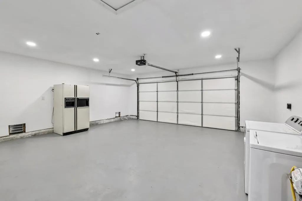 https://cdn.realtyfeed.com/cdn/127/307087930/3febe8a79768f2dea33783798e927134.webp