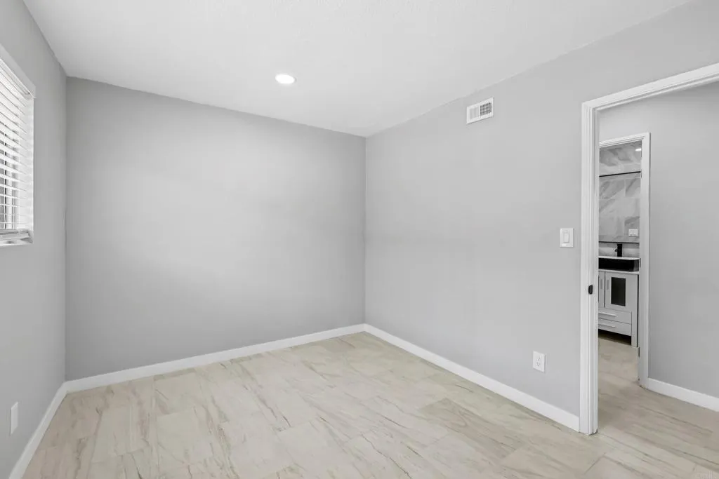 https://cdn.realtyfeed.com/cdn/127/307087930/6e28b0a30fb0a27feb2af1f0a6eed3a5.webp