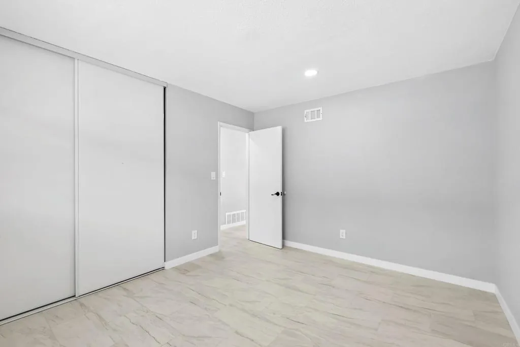 https://cdn.realtyfeed.com/cdn/127/307087930/c2980392b0f3a72e4caa96ce801cf72d.webp
