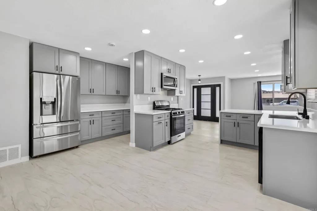 https://cdn.realtyfeed.com/cdn/127/307087930/c94f1a39d4625a8a8f880994fa85a496.webp