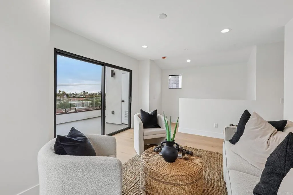 https://cdn.realtyfeed.com/cdn/127/307087942/7e6d8ed67128a6ffeb5a2a1c539a2104.webp