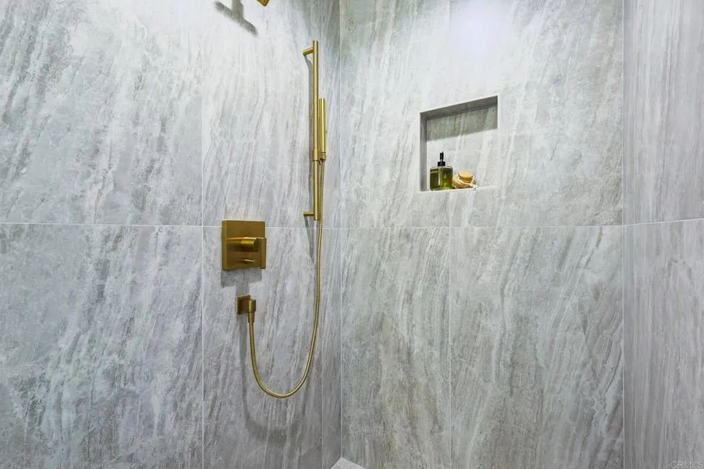 https://cdn.realtyfeed.com/cdn/127/307087942/887fcf6055dc2ca00c4c117a2f5d90d6.webp