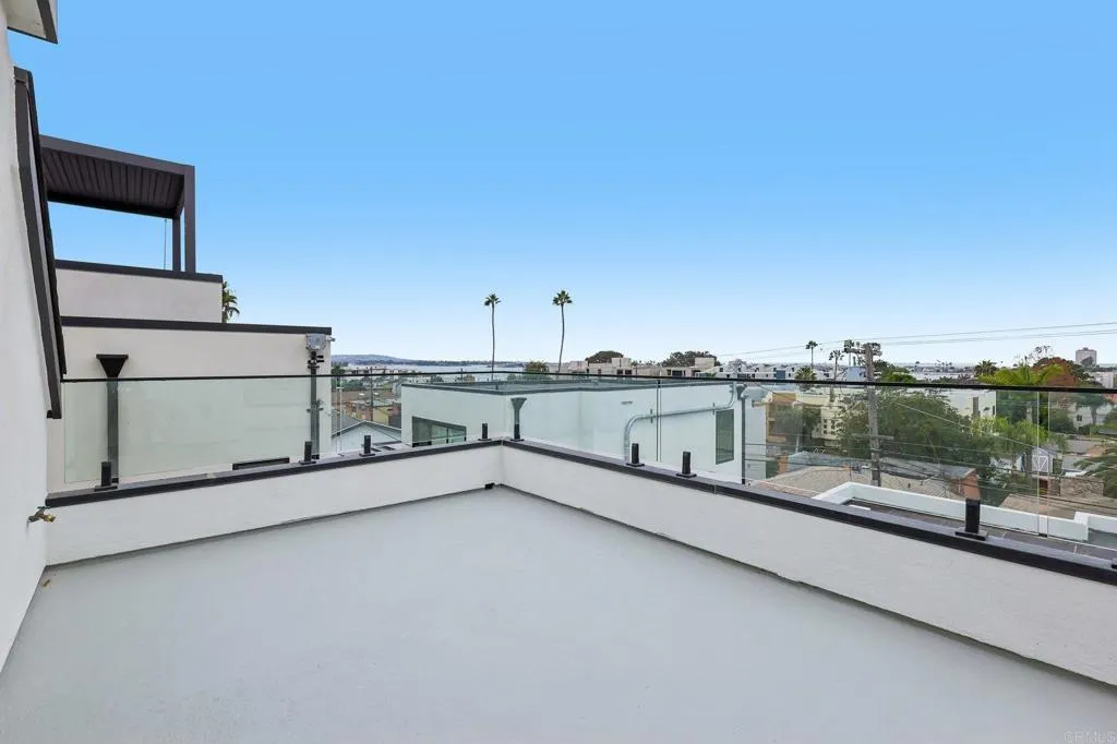 https://cdn.realtyfeed.com/cdn/127/307087942/a0a3e638f82a7f8ebc1131b9c190d896.webp