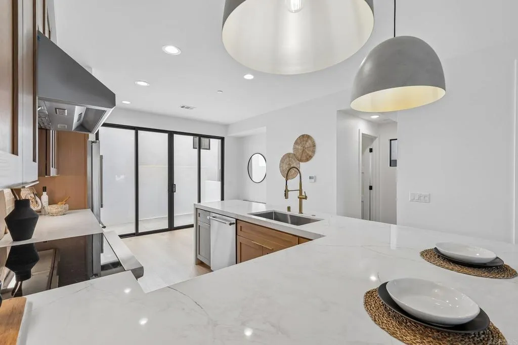 https://cdn.realtyfeed.com/cdn/127/307087942/a1ca528143bfca7df7aa30ca55c4bec1.webp