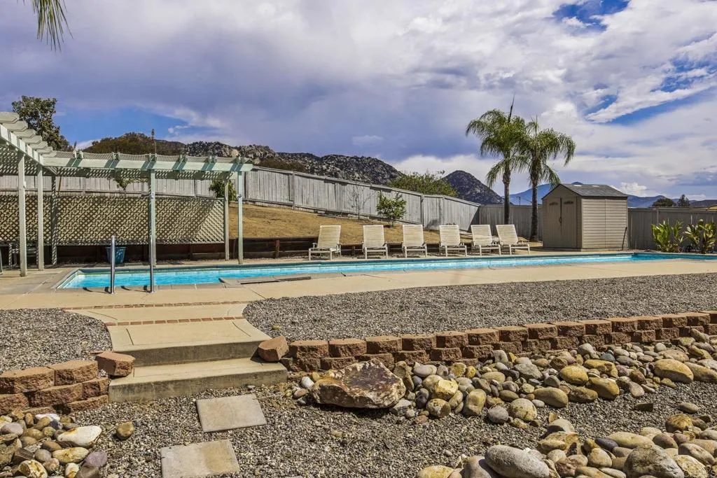 https://cdn.realtyfeed.com/cdn/127/307087944/08285108bc069add87babb128f8a3167.webp