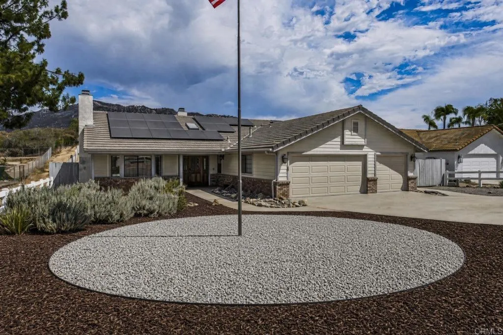 https://cdn.realtyfeed.com/cdn/127/307087944/1710e385fb1501147c1c825e79144cd3.webp