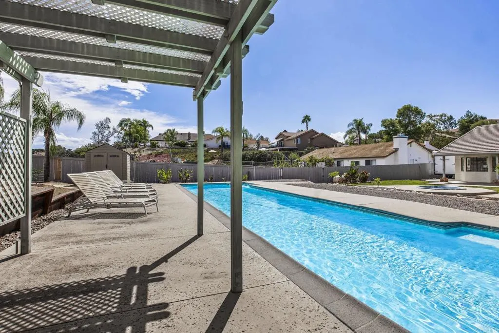 https://cdn.realtyfeed.com/cdn/127/307087944/18a740b0351ce232ee050274b4e22a7f.webp