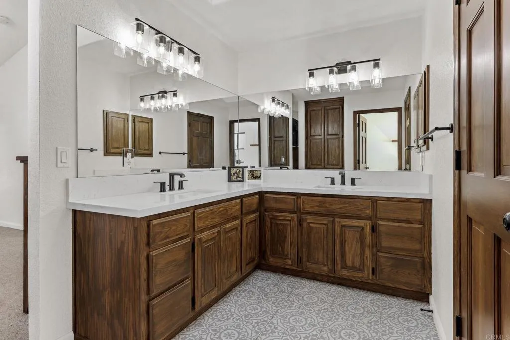 https://cdn.realtyfeed.com/cdn/127/307087944/1ad2c86f7ff26f118c2da4414c4c05dd.webp