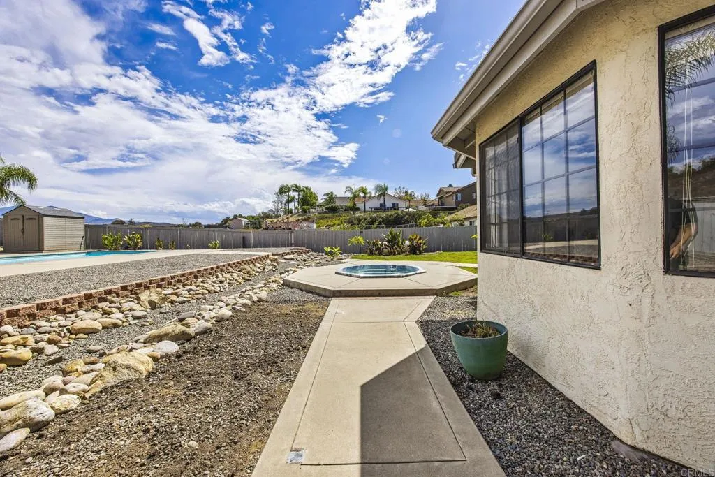 https://cdn.realtyfeed.com/cdn/127/307087944/37f95d3f182e2e6dcf52c509015f3a66.webp