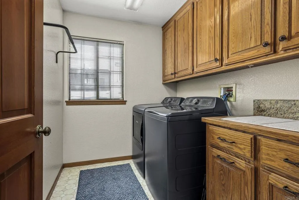 https://cdn.realtyfeed.com/cdn/127/307087944/3c6d8484b9922aa2bcd07aa1f43448d3.webp