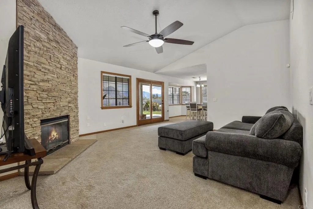 https://cdn.realtyfeed.com/cdn/127/307087944/400ecbbc9df3df4cd0e70c36c82e6c99.webp