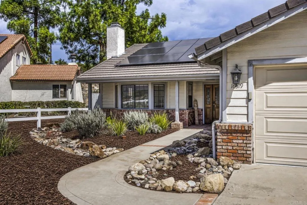 https://cdn.realtyfeed.com/cdn/127/307087944/8ad52ee2e8fc860ba7a8950bd2c8eef8.webp