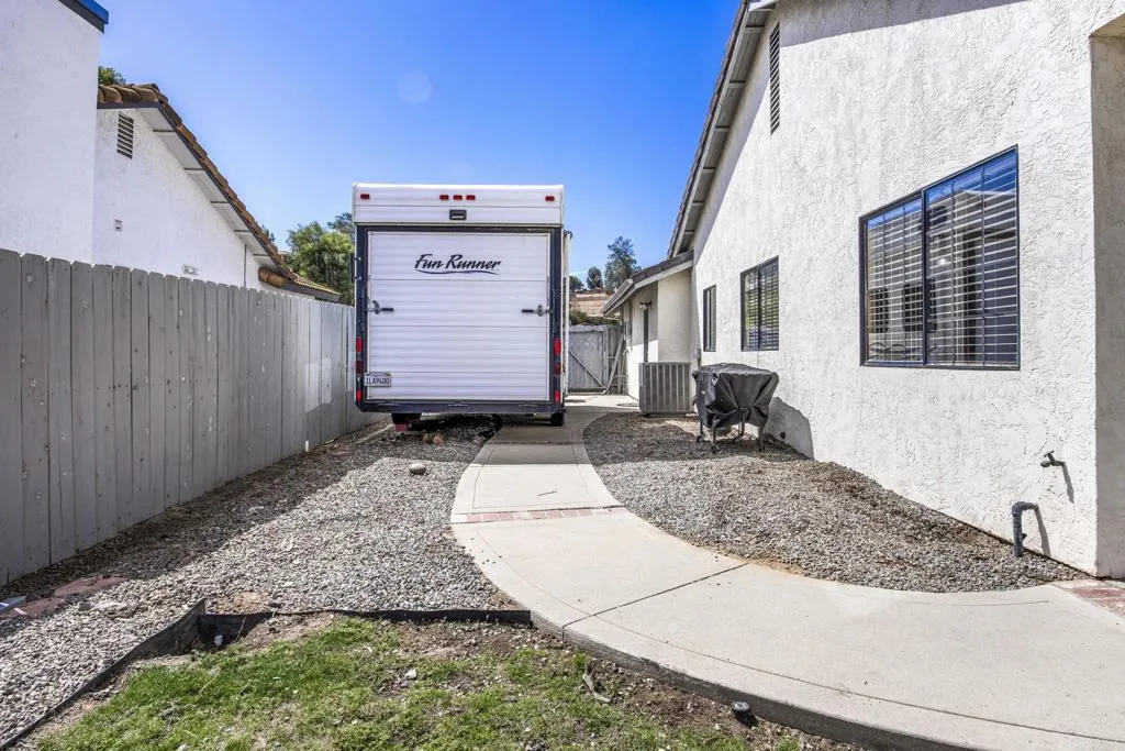 https://cdn.realtyfeed.com/cdn/127/307087944/9fb10dc36b6e5a0ea1ead5a81d61dd55.webp