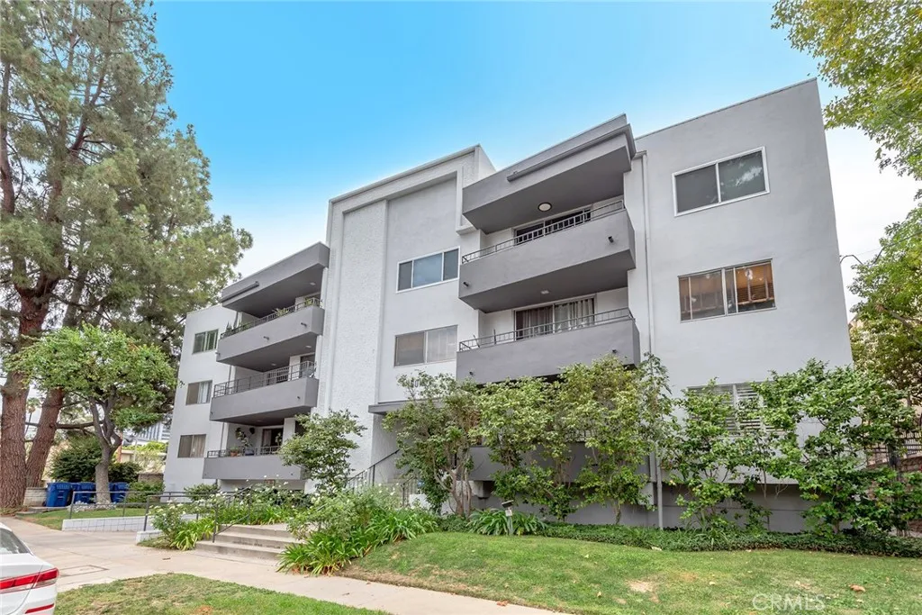 Encino, CA 91436