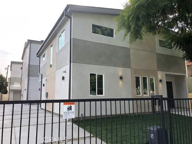 Van Nuys, CA 91401