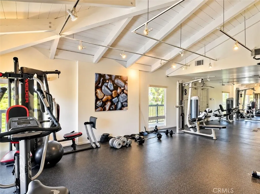 https://cdn.realtyfeed.com/cdn/127/307088061/c3957b7cc83429031aacd963cf12bb29.webp