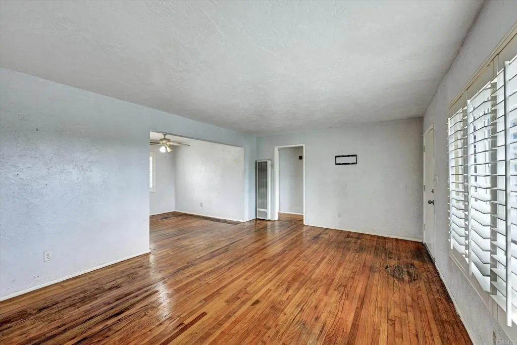 https://cdn.realtyfeed.com/cdn/127/307088091/f25d6359af8cf4c706a6864e6a7e0271.webp