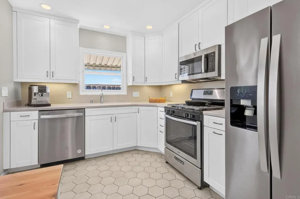 https://cdn.realtyfeed.com/cdn/127/307088131/0aa3dbbfa38e849c272205332980bf53.webp