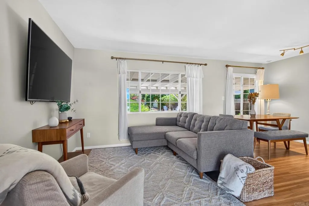 https://cdn.realtyfeed.com/cdn/127/307088131/0daa7f2b55a7c0d1931e6b481d968957.webp